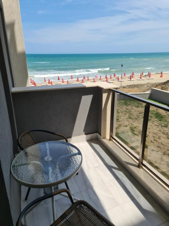 Dolphin Beach Apart Obzor Bagian luar foto