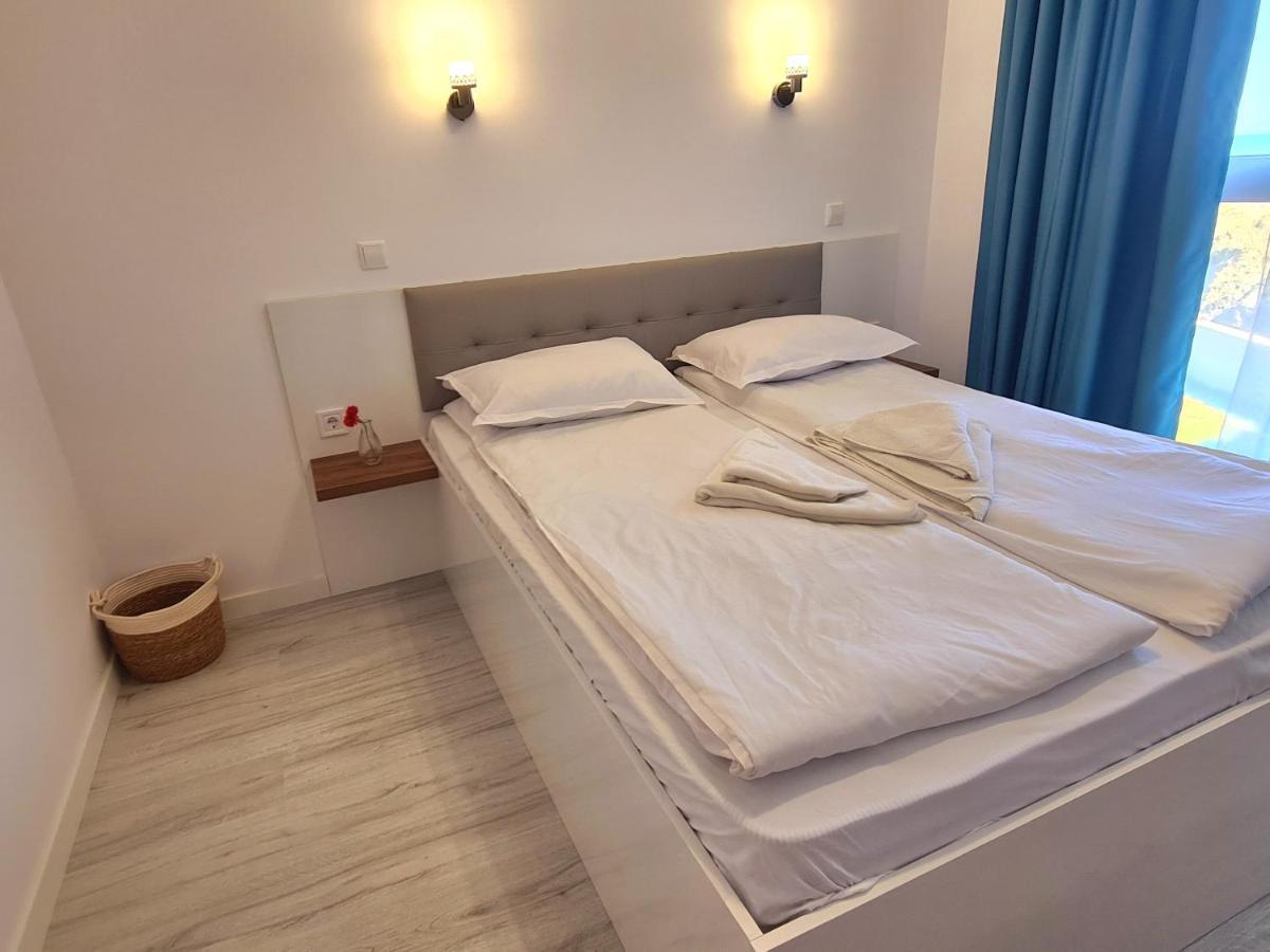 Dolphin Beach Apart Obzor Bagian luar foto