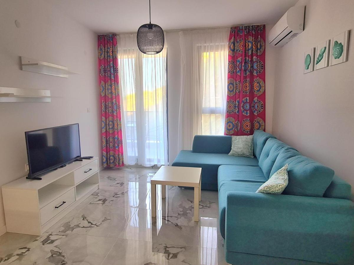 Dolphin Beach Apart Obzor Bagian luar foto