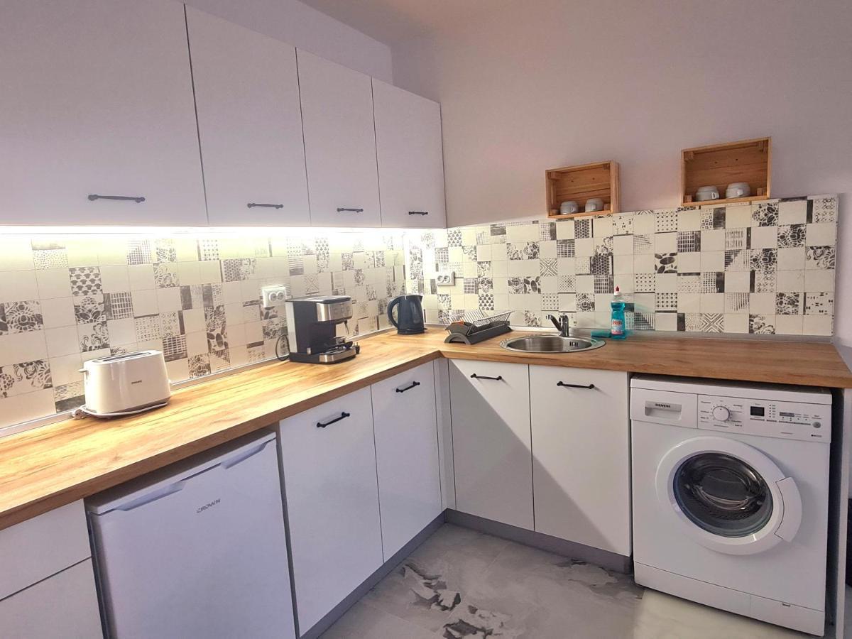 Dolphin Beach Apart Obzor Bagian luar foto